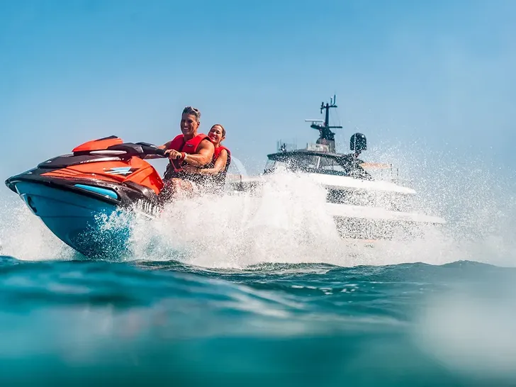 KOJU Benetti Motopanfilo 37m - jet skiing KOJU Benetti Motopanfilo 37m - jet skiing