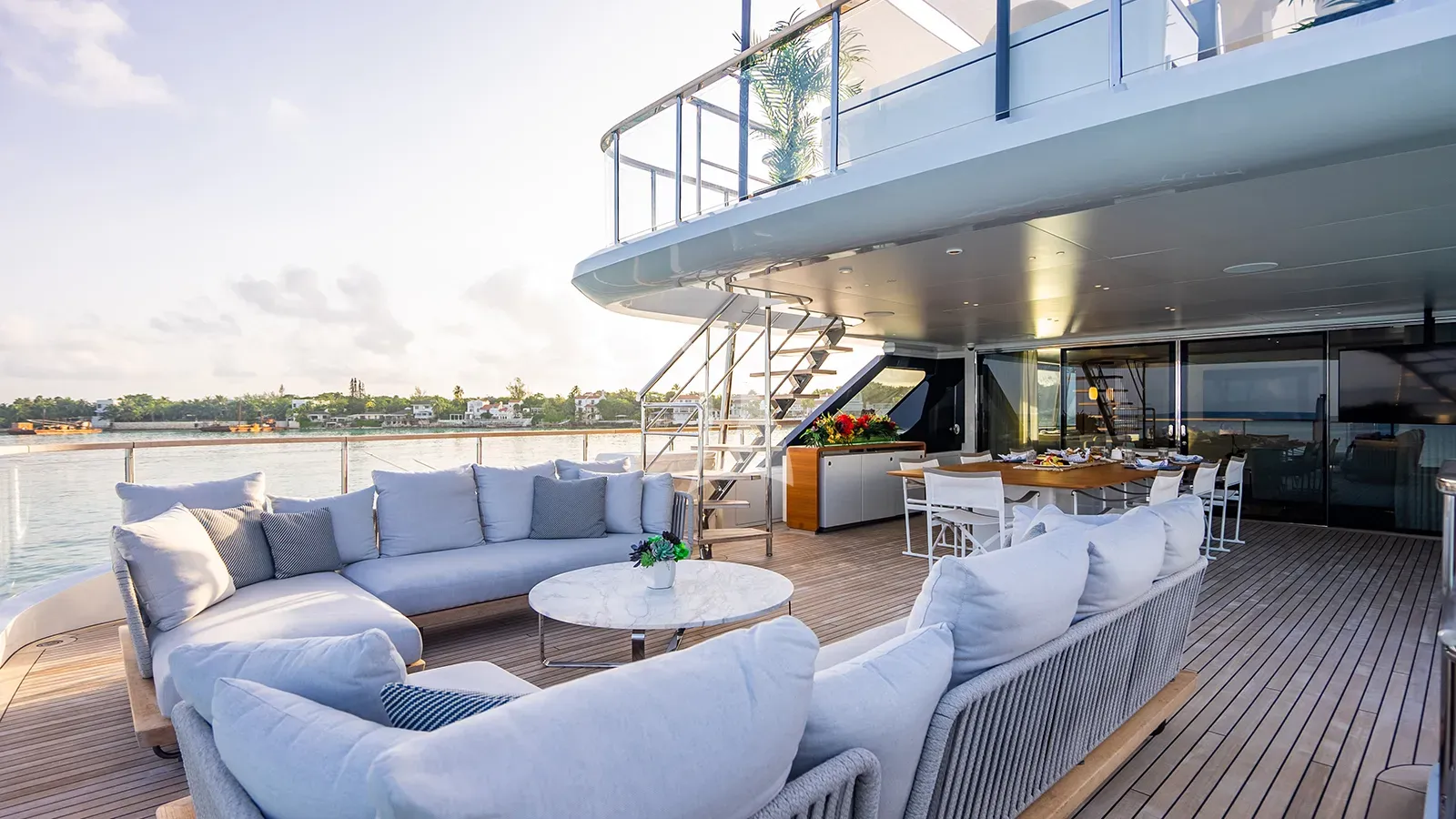 Charter Yacht KOJU - Benetti Motopanfilo 37m - 5 Cabins - Nassau - Exumas - Bahamas