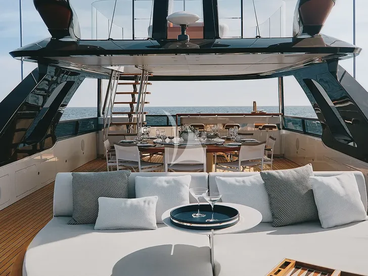 KOJU Benetti Motopanfilo 37m - sundeck KOJU Benetti Motopanfilo 37m - sundeck