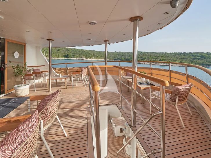 LA PERLA Seating Deck LA PERLA Seating Deck