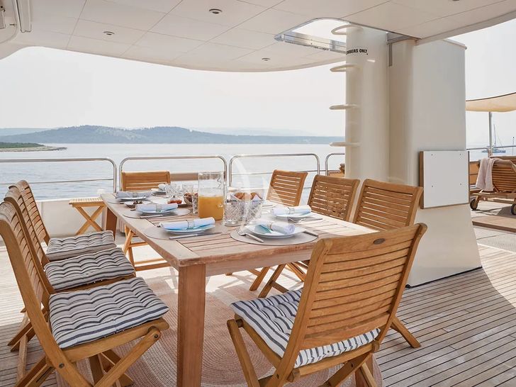 LA PERLA Sundeck 1 LA PERLA Sundeck 1