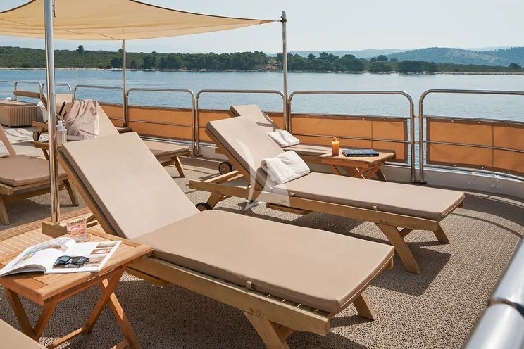 Charter Yacht LA PERLA - Belena 40m - 8 Cabins - Trogir - Hvar - Dubrovnik