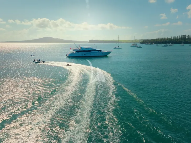 LIBERTE IV Falcon 100 - anchored LIBERTE IV Falcon 100 - anchored