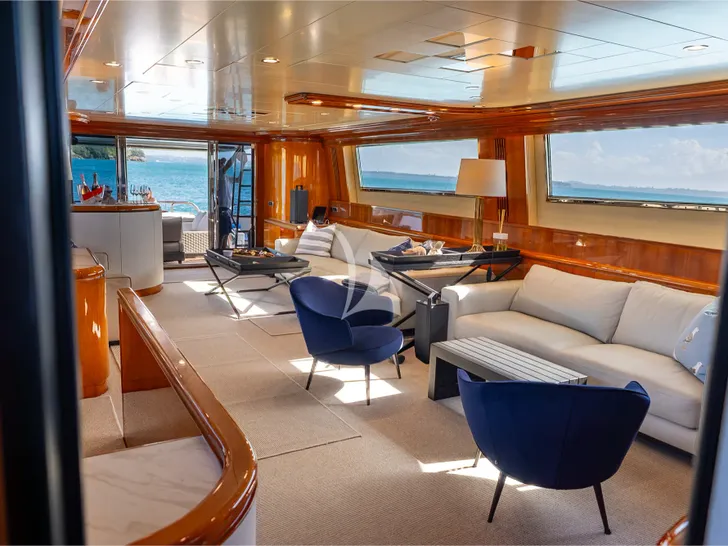 LIBERTE IV Falcon 100 - main saloon LIBERTE IV Falcon 100 - main saloon