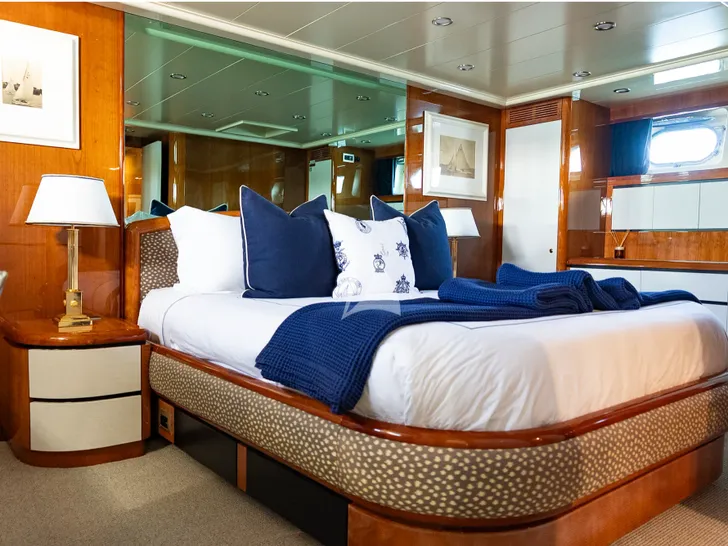 LIBERTE IV Falcon 100 - master cabin LIBERTE IV Falcon 100 - master cabin