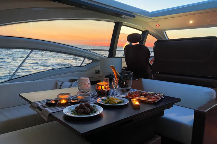 Charter Yacht MARYGRACE - Azimut 68S - 3 Cabins - Capri - Positano - Amalfi