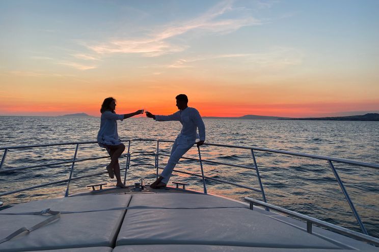 Charter Yacht MARYGRACE - Azimut 68S - 3 Cabins - Capri - Positano - Amalfi