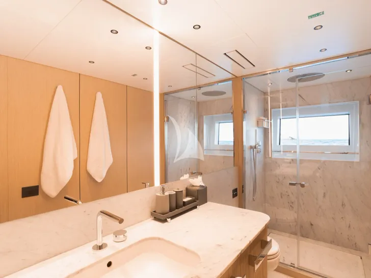 HOW MUCH IS ENOUGH Benetti Oasis 40m - VIP cabin 1 bathroom HOW MUCH IS ENOUGH Benetti Oasis 40m - VIP cabin 1 bathroom