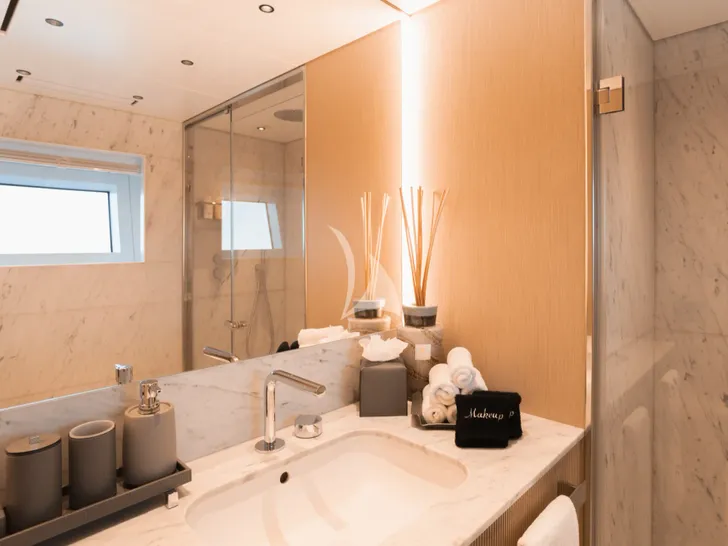 HOW MUCH IS ENOUGH Benetti Oasis 40m - VIP cabin 2 bathroom HOW MUCH IS ENOUGH Benetti Oasis 40m - VIP cabin 2 bathroom