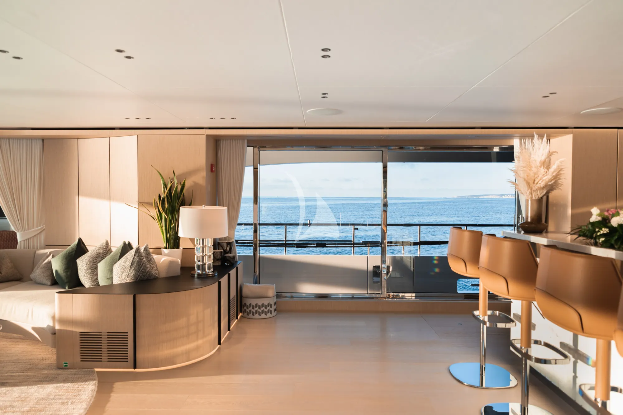 Charter Yacht HOW MUCH IS ENOUGH - Benetti Oasis 40m - 5 Cabins - Cannes - Nice - Antibes - St Tropez - Monaco - French Riviera