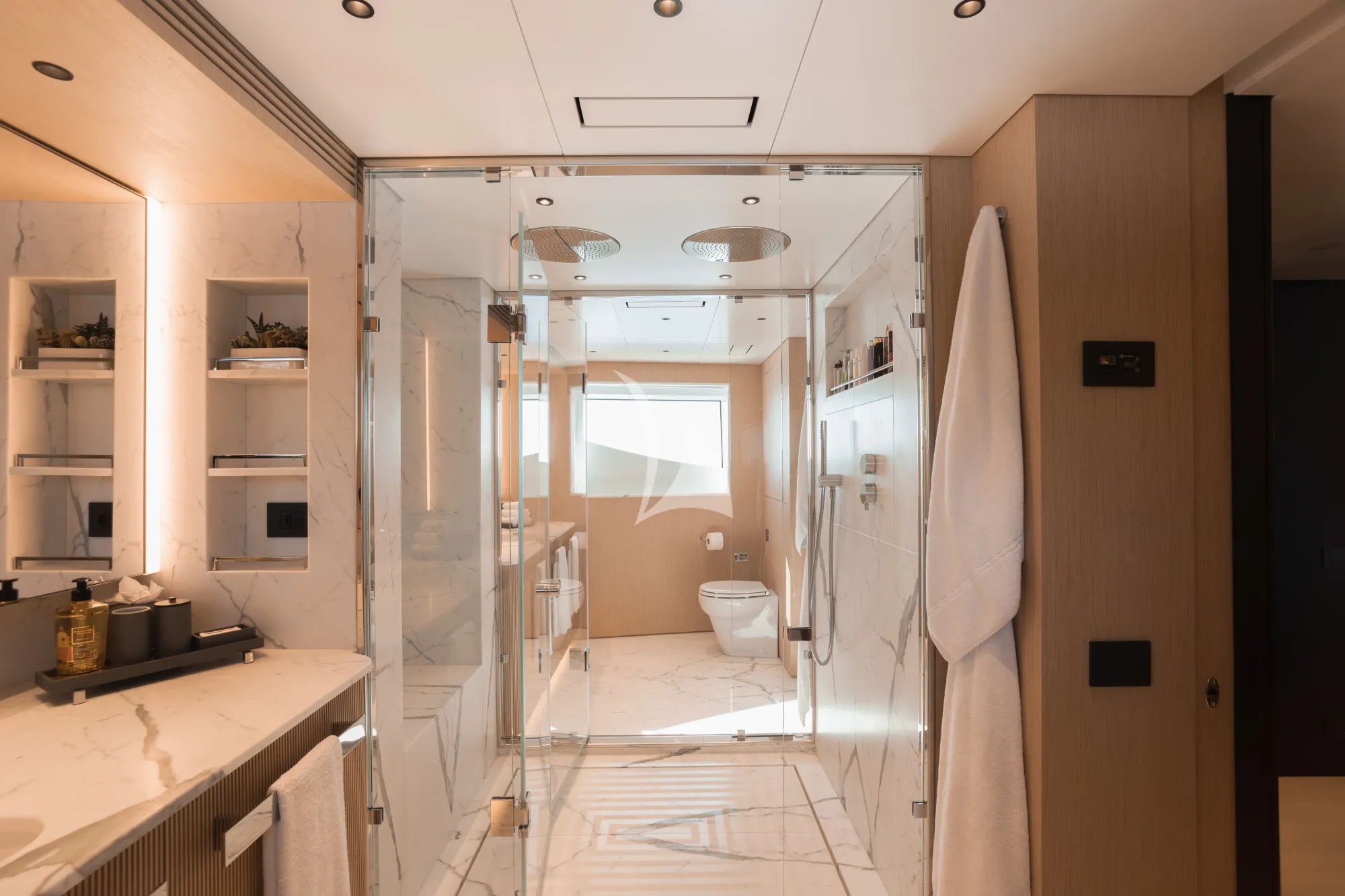 Charter Yacht HOW MUCH IS ENOUGH - Benetti Oasis 40m - 5 Cabins - Cannes - Nice - Antibes - St Tropez - Monaco - French Riviera