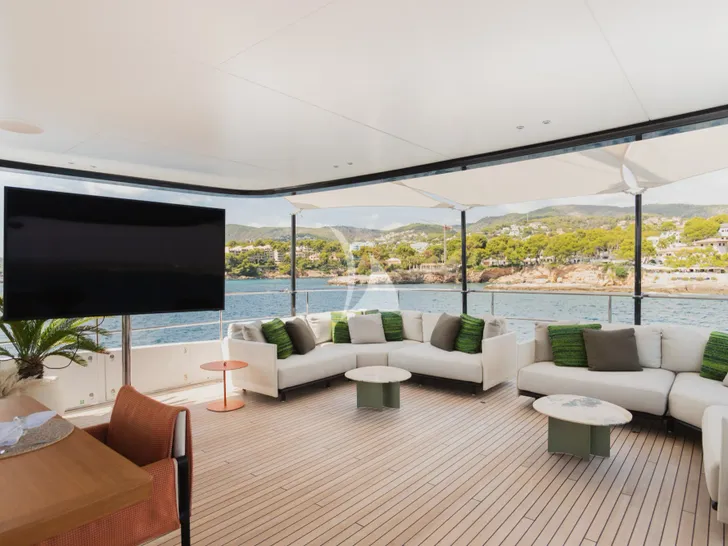 HOW MUCH IS ENOUGH Benetti Oasis 40m - sky deck aft lounge HOW MUCH IS ENOUGH Benetti Oasis 40m - sky deck aft lounge
