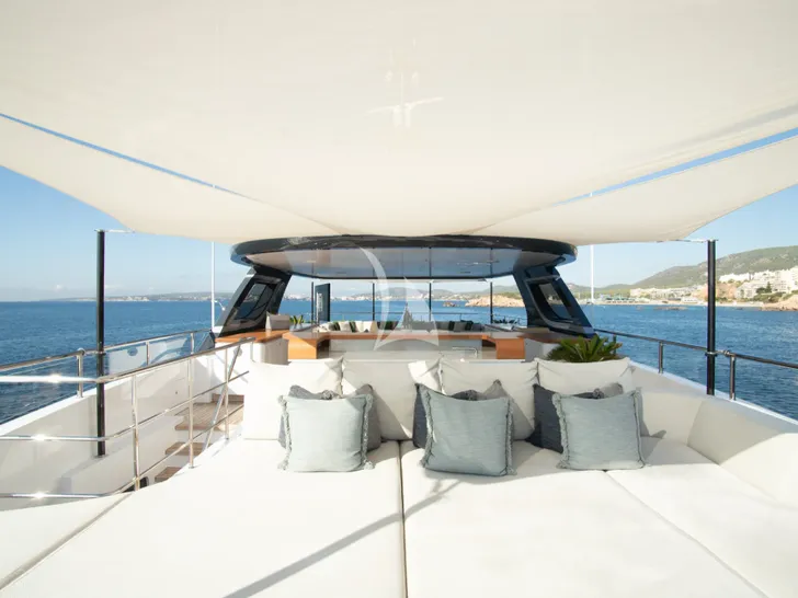 HOW MUCH IS ENOUGH Benetti Oasis 40m - sundeck sunbathing area HOW MUCH IS ENOUGH Benetti Oasis 40m - sundeck sunbathing area
