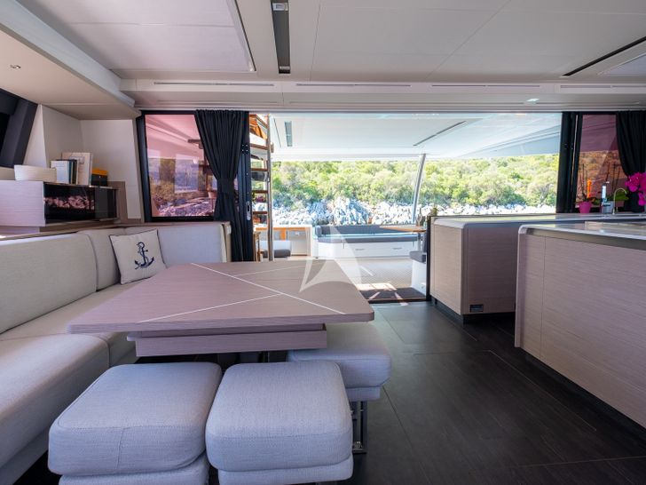MUS 3 Fountaine Pajot Alegria 67 Turkey Salon MUS 3 Fountaine Pajot Alegria 67 Turkey Salon