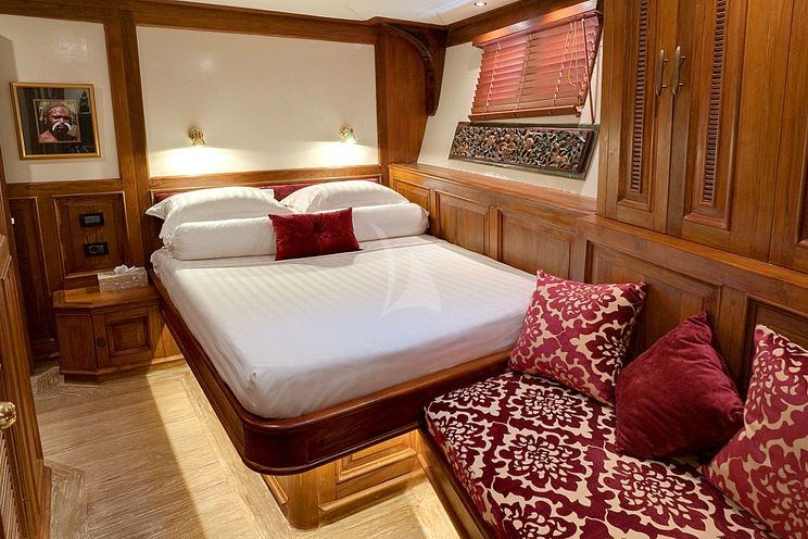 Charter Yacht MUTIARA LAUT - Phinisi 47m - 7 Cabins - Labuan Bajo - Raja Ampat - Indonesia
