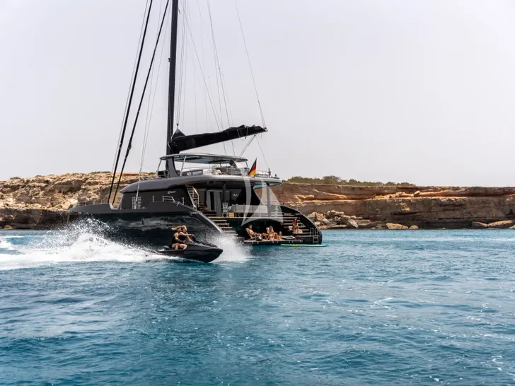 NALANI Sunreef 80 - jet skiing NALANI Sunreef 80 - jet skiing