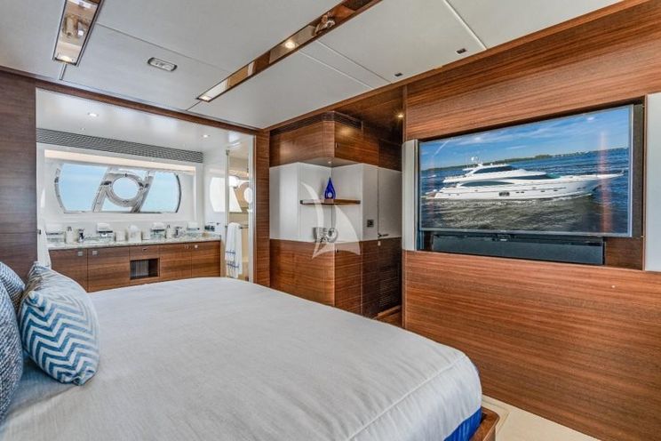 Charter Yacht NAYA MARYN - Horizon 94 - 4 Cabins - Nassau - Exumas - Staniel Cay - Bahamas