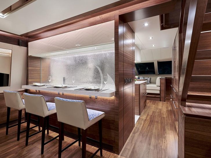 NAYA MARYN Horizon 94 - galley and dining area with partition NAYA MARYN Horizon 94 - galley and dining area with partition