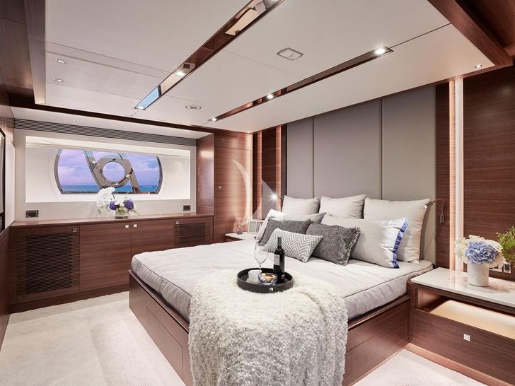 NAYA MARYN Horizon 94 - master cabin NAYA MARYN Horizon 94 - master cabin