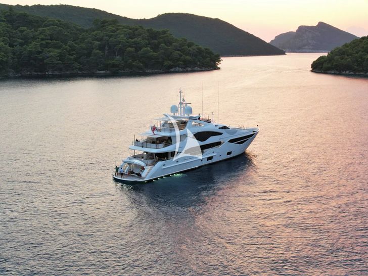 NO.9 Sunseeker 131 - anchored NO.9 Sunseeker 131 - anchored