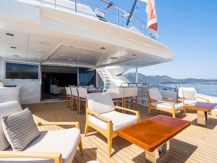 NO.9 Sunseeker 131 - sky deck aft NO.9 Sunseeker 131 - sky deck aft