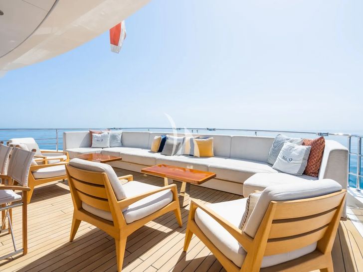 NO.9 Sunseeker 131 - sky deck lounge NO.9 Sunseeker 131 - sky deck lounge