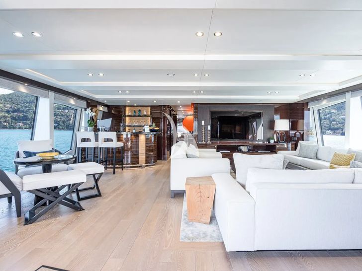 NO.9 Sunseeker 131 - sky lounge NO.9 Sunseeker 131 - sky lounge