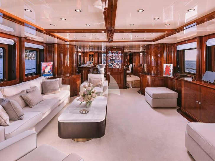 OAK Benetti Classic 115 - main saloon OAK Benetti Classic 115 - main saloon