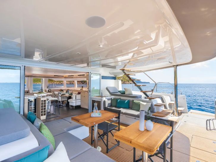 PAC ONE Lagoon 60 Aft PAC ONE Lagoon 60 Aft