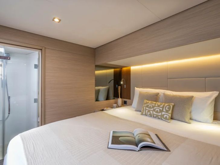 PAC ONE Lagoon 60 Cabin PAC ONE Lagoon 60 Cabin