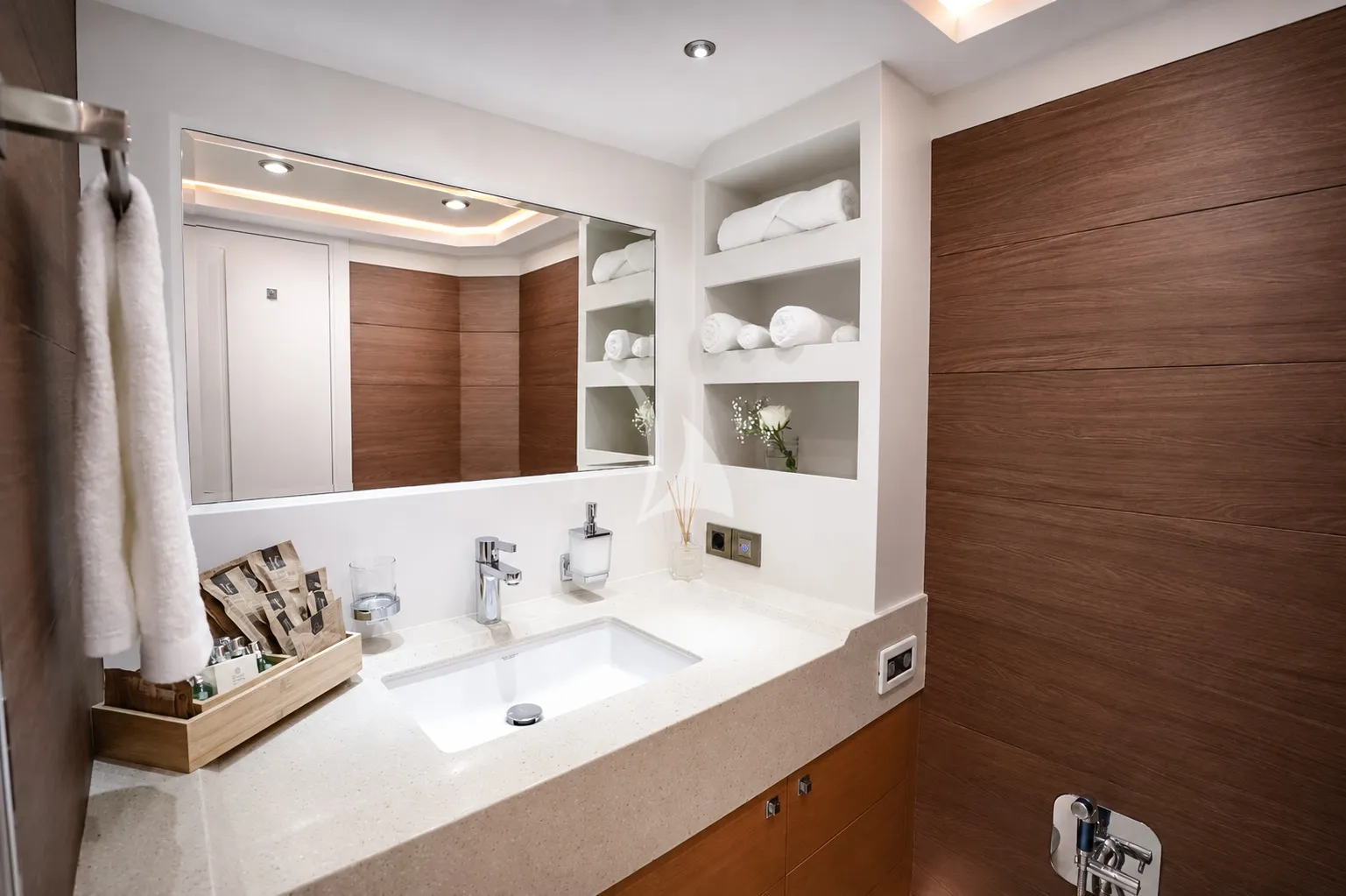 PANFELISS Master Ensuite