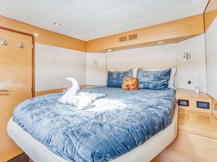 PERPETUAL BLUE Fountaine Pajot 59 - cabin 3 PERPETUAL BLUE Fountaine Pajot 59 - cabin 3