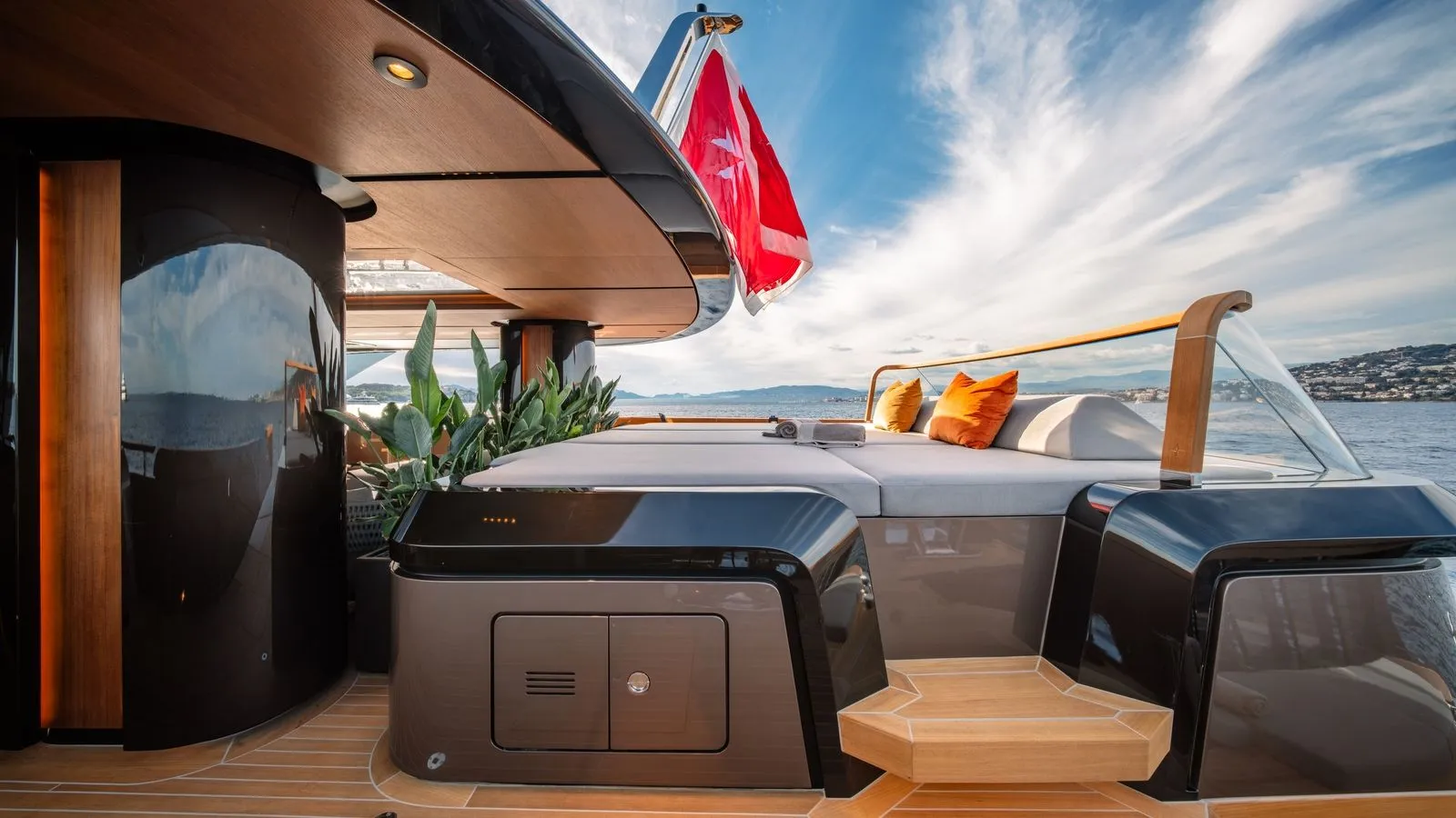 RAJA Admiral 55m Sunbathing Aft