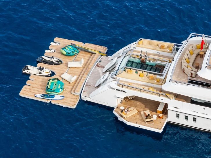 RMF Beach Club Stern RMF Beach Club Stern