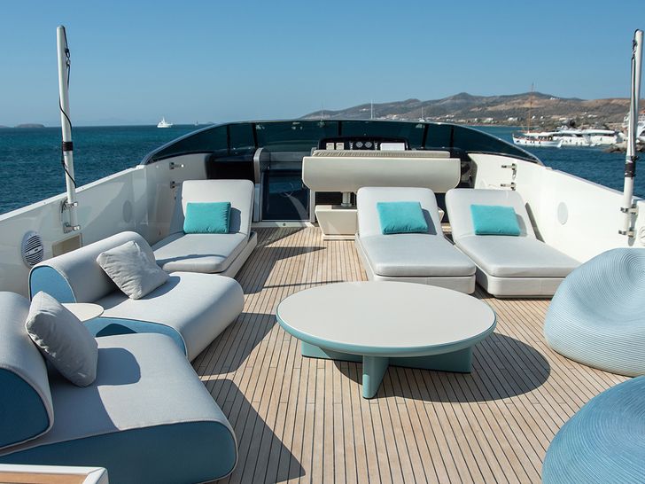 Riva Athena 115 BEYOND Yacht Sunbathing Riva Athena 115 BEYOND Yacht Sunbathing