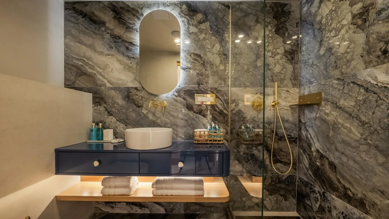 SCORPIOS Tramontana Ensuite