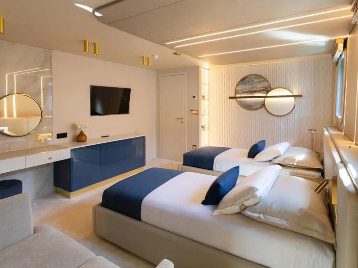 SCORPIOS Tramontana Twins 1 SCORPIOS Tramontana Twins 1