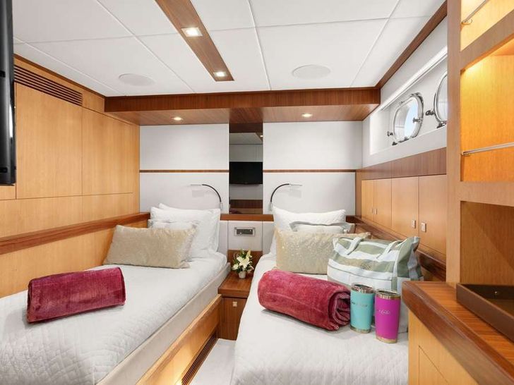 SEAGLASS 74 Horizon 74 - Twin Cabin SEAGLASS 74 Horizon 74 - Twin Cabin