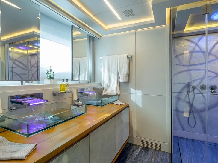 SEA WOLF Mondomarine 42m - master cabin bathroom vanity SEA WOLF Mondomarine 42m - master cabin bathroom vanity