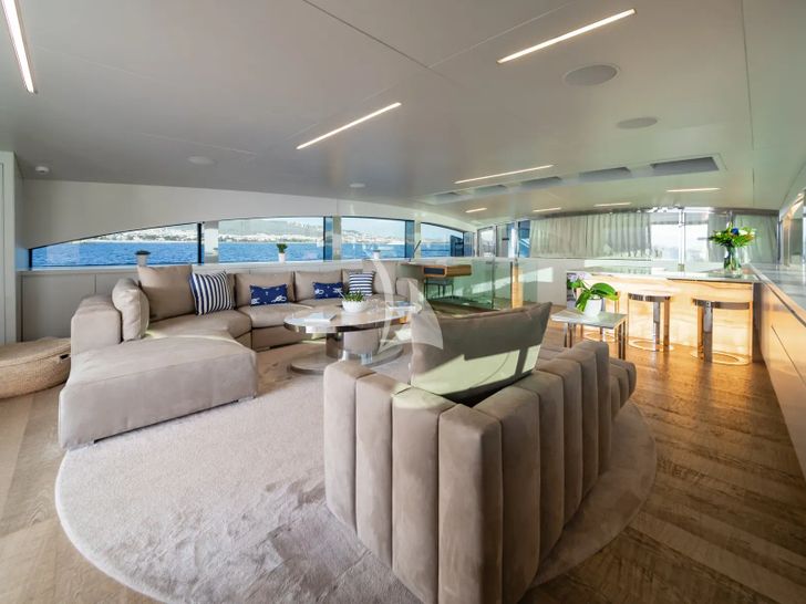 SEA WOLF Mondomarine 42m - sky lounge couch SEA WOLF Mondomarine 42m - sky lounge couch