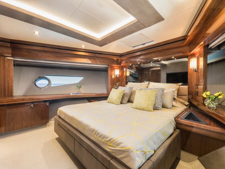 SEAWATER II Sunseeker 86 - VIP cabin 1 SEAWATER II Sunseeker 86 - VIP cabin 1