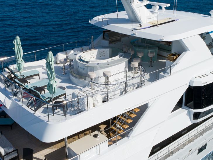 SERENITY IAG 133 Aerial Sundeck SERENITY IAG 133 Aerial Sundeck