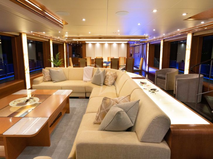 SERENITY IAG 133 Main Saloon SERENITY IAG 133 Main Saloon