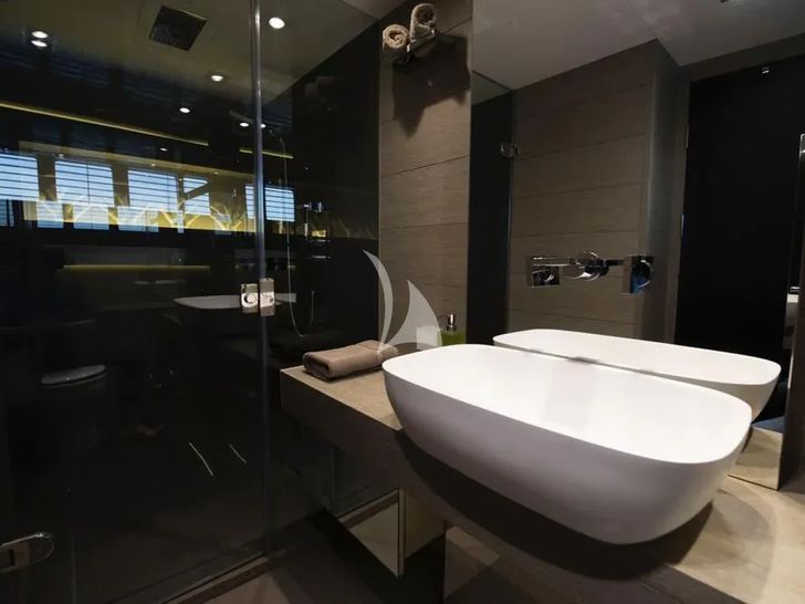 Summer Breeze Pearl Yacht Master Bath Summer Breeze Pearl Yacht Master Bath