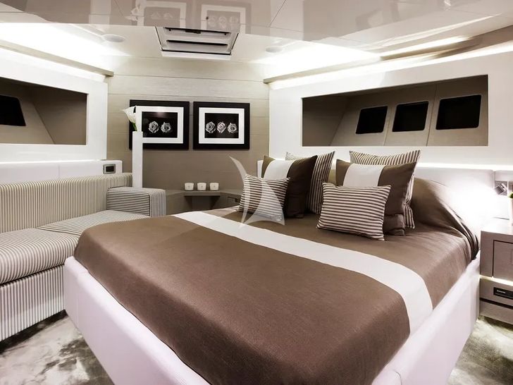 Summer Breeze Pearl Yacht VIP Summer Breeze Pearl Yacht VIP