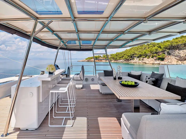 ABOVE&BEYOND Sunreef 80 - flybridge ABOVE&BEYOND Sunreef 80 - flybridge