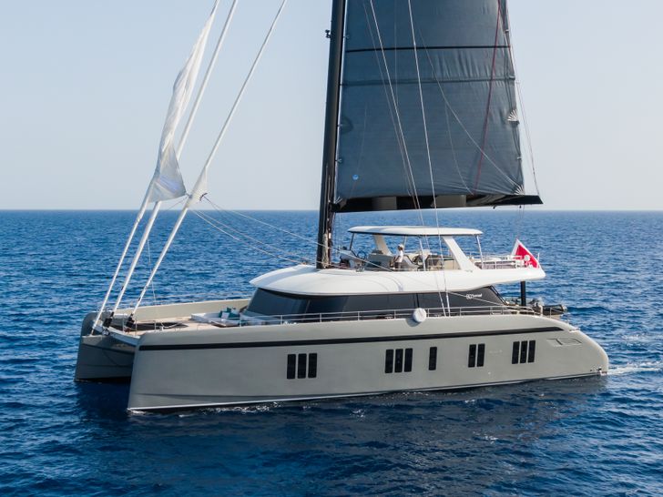 GREYB Sunreef 80 - main profile GREYB Sunreef 80 - main profile