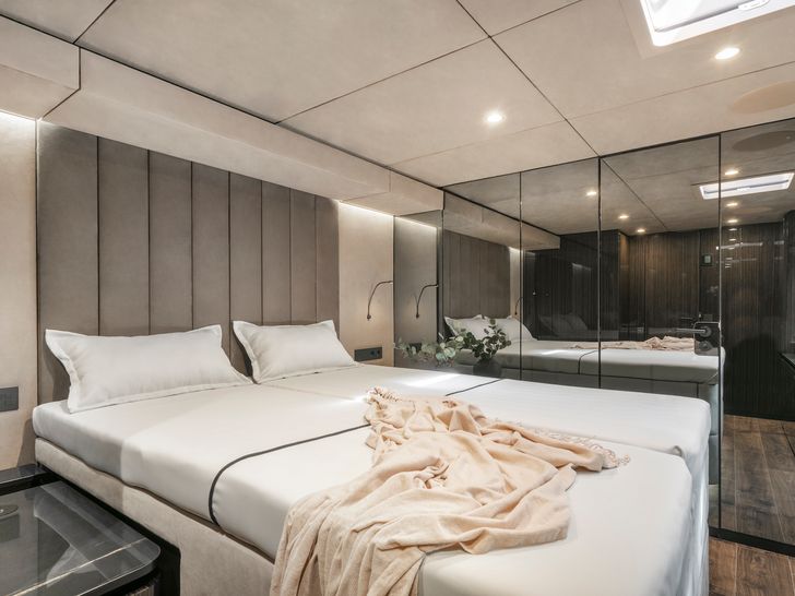 GREYB Sunreef 80 - twin cabin GREYB Sunreef 80 - twin cabin