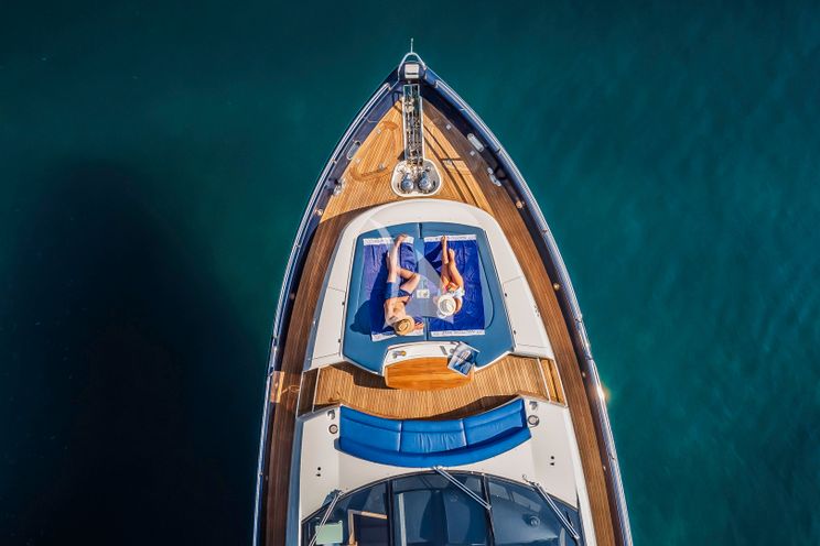 Charter Yacht THE BEST WAY - Sunseeker 86 - 4 Cabins - Split - Dubrovnik - Hvar - Tivat - Croatia