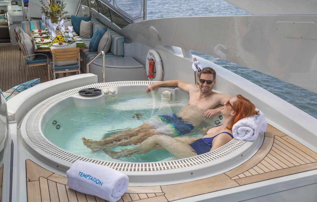 TEMPTATION Palmer Johnson 123 - jacuzzi